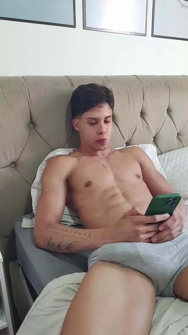 menezes8841 on Cam4 