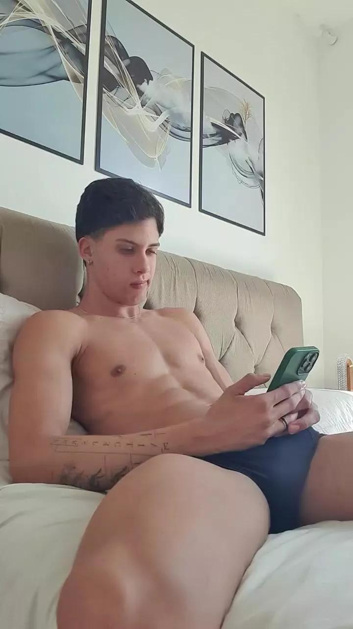 menezes8841 on Cam4 