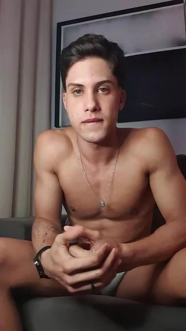 menezes8841 on Cam4 