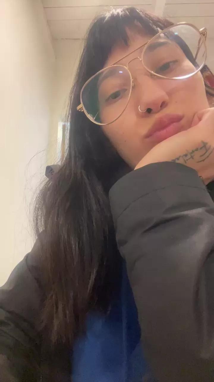 mica88xxx on Cam4 