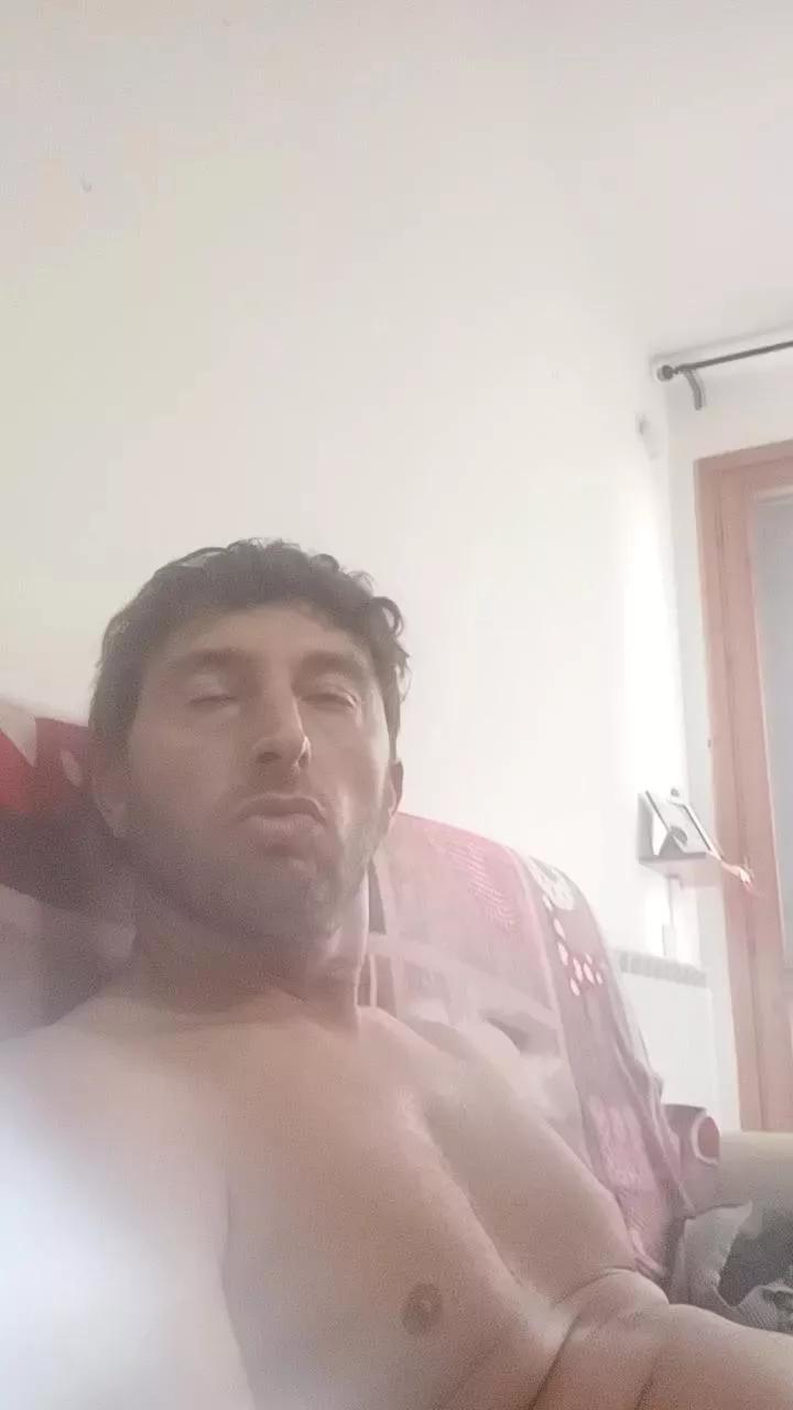 Mirko290180 on Cam4 