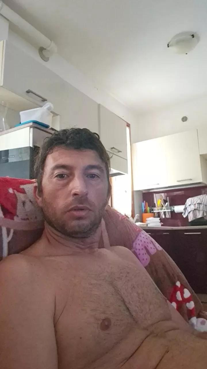 Mirko290180 on Cam4 
