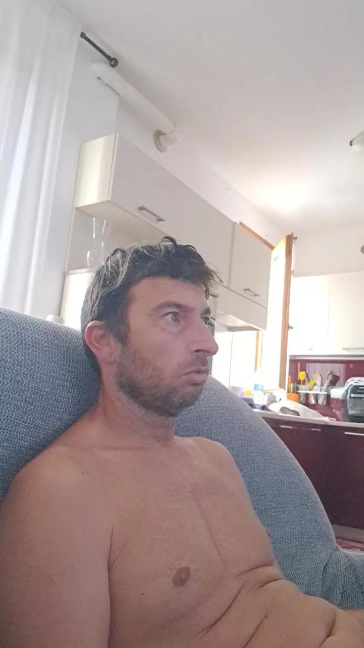 Mirko290180 on Cam4 