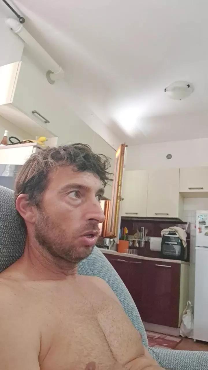Mirko290180 on Cam4 