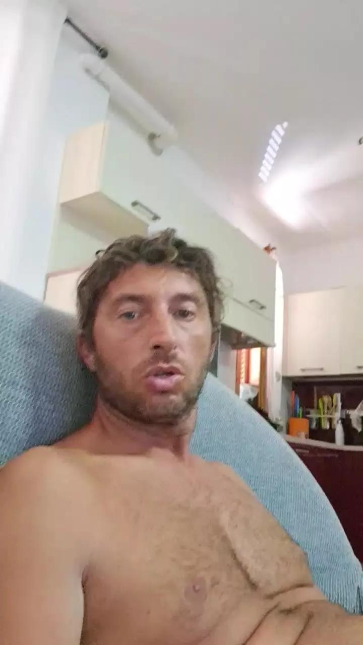 Mirko290180 on Cam4 