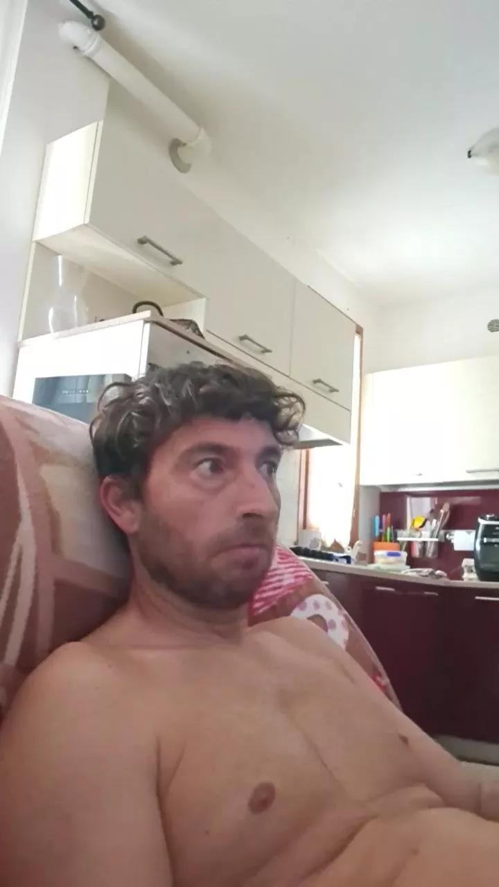Mirko290180 on Cam4 