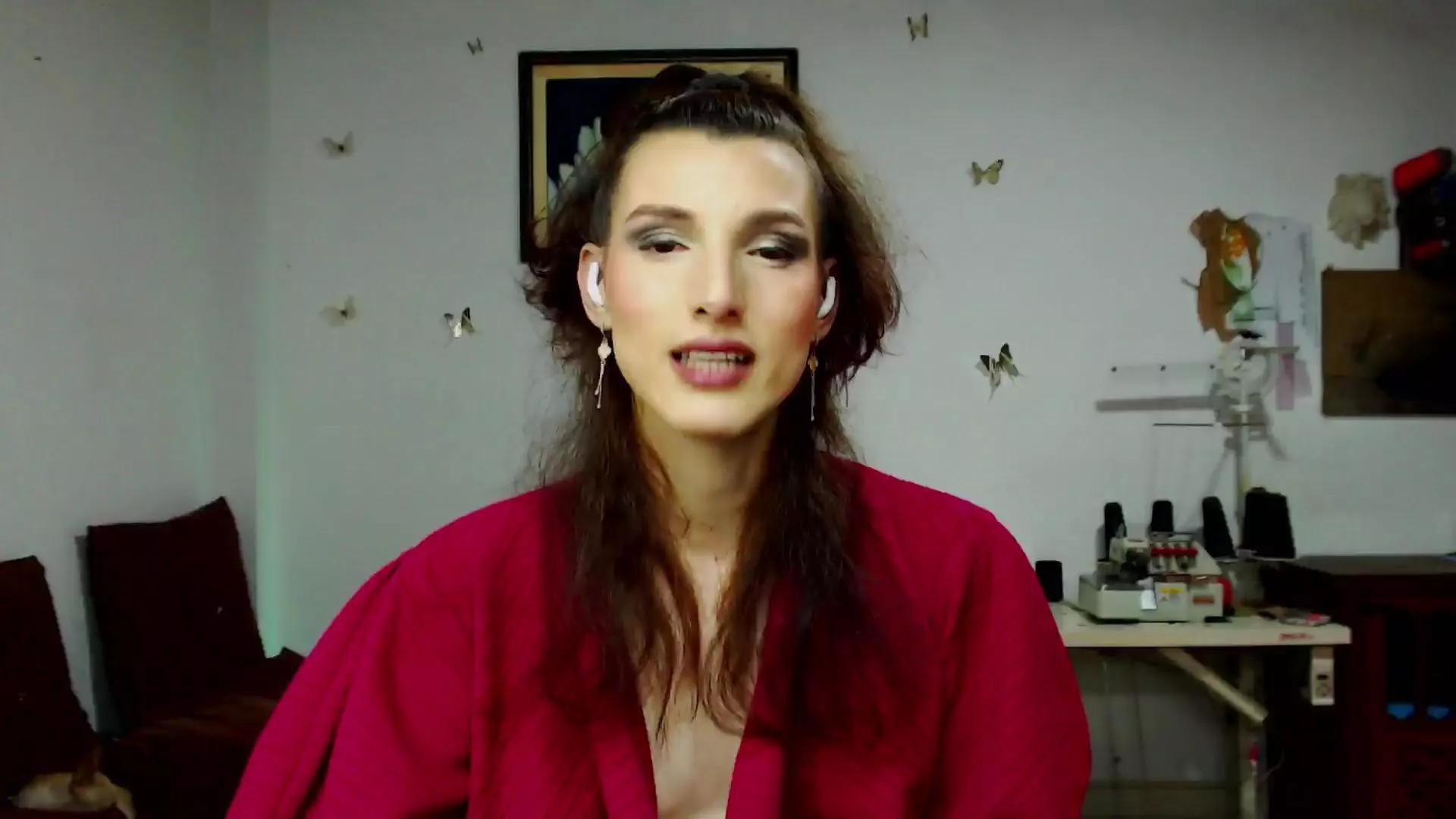 moira_hot on Cam4 