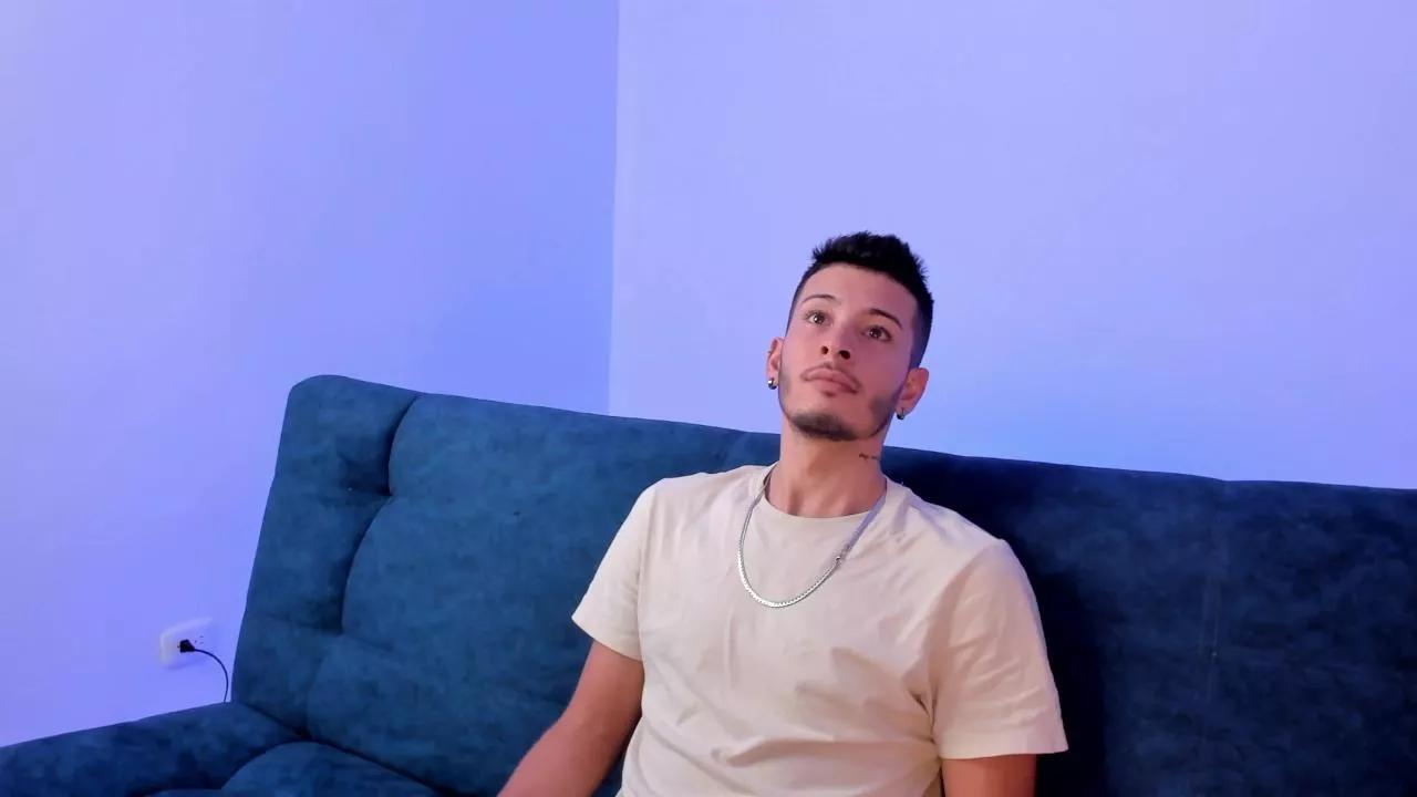 Monster_cock4u_ on Cam4 