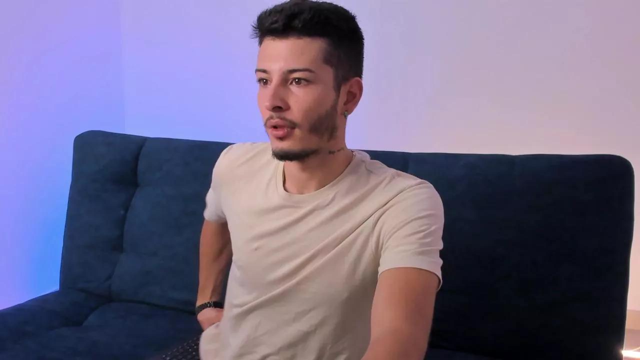 Monster_cock4u_ on Cam4 