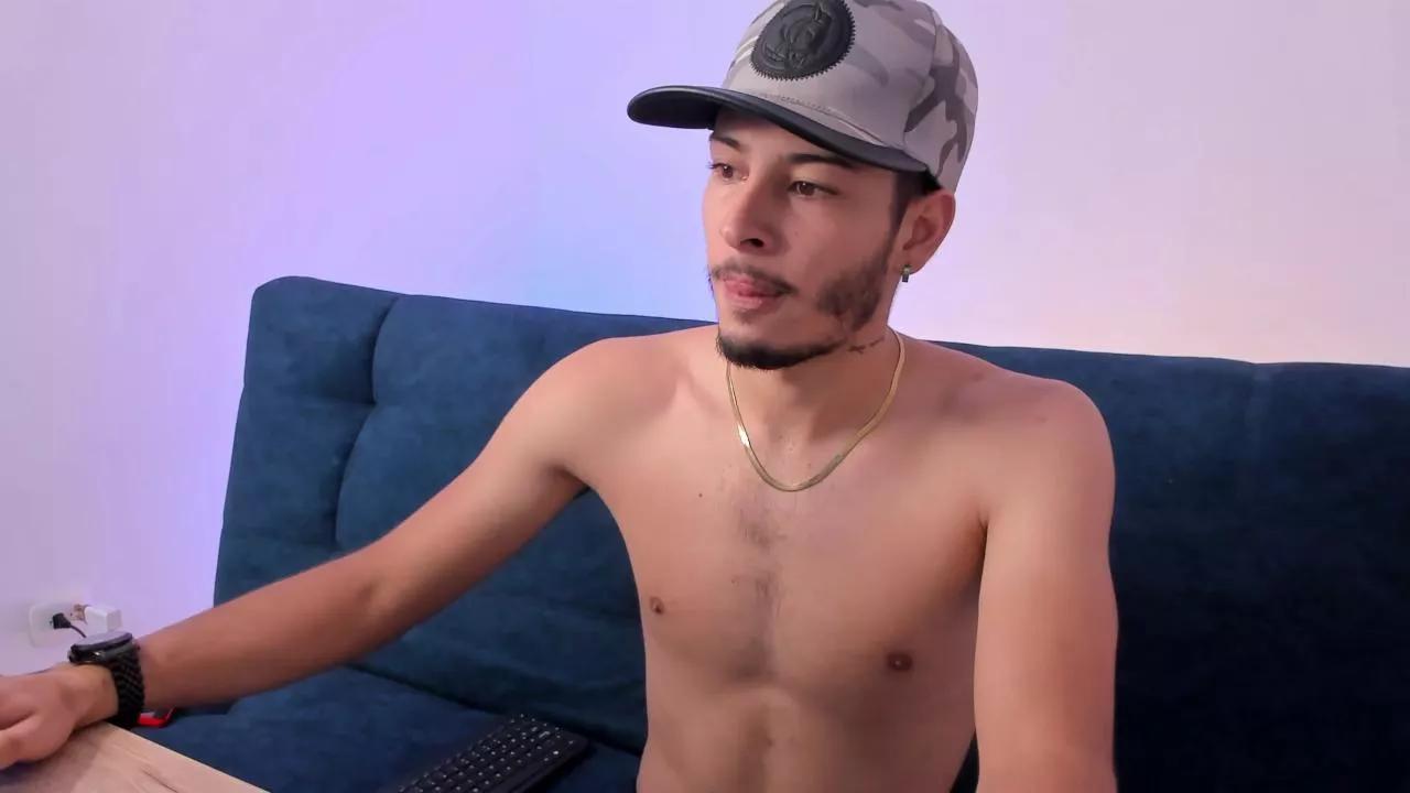Monster_cock4u_ on Cam4 