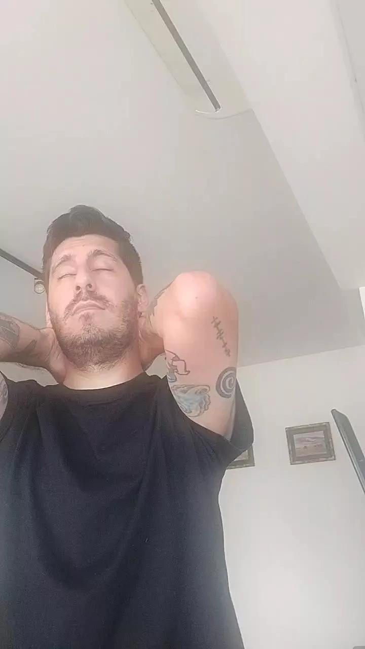 nari1 on Cam4 