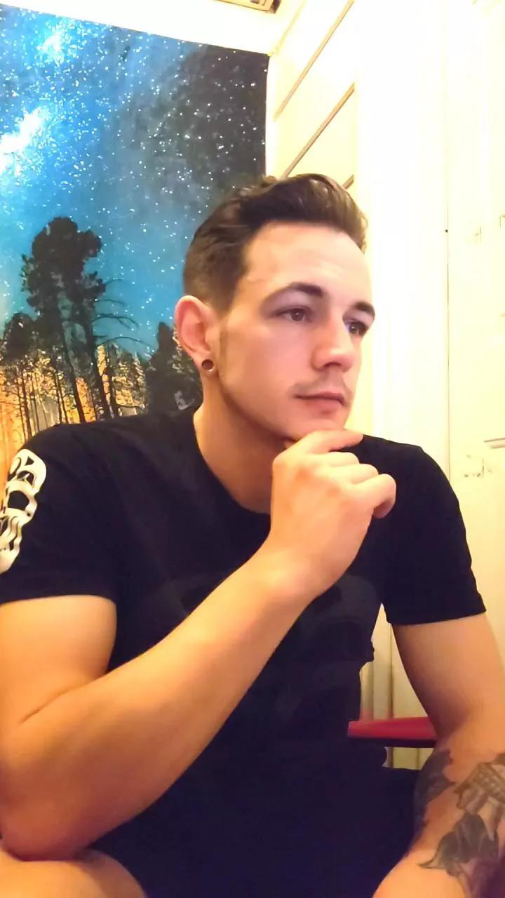 Naturesbest951 on Cam4 