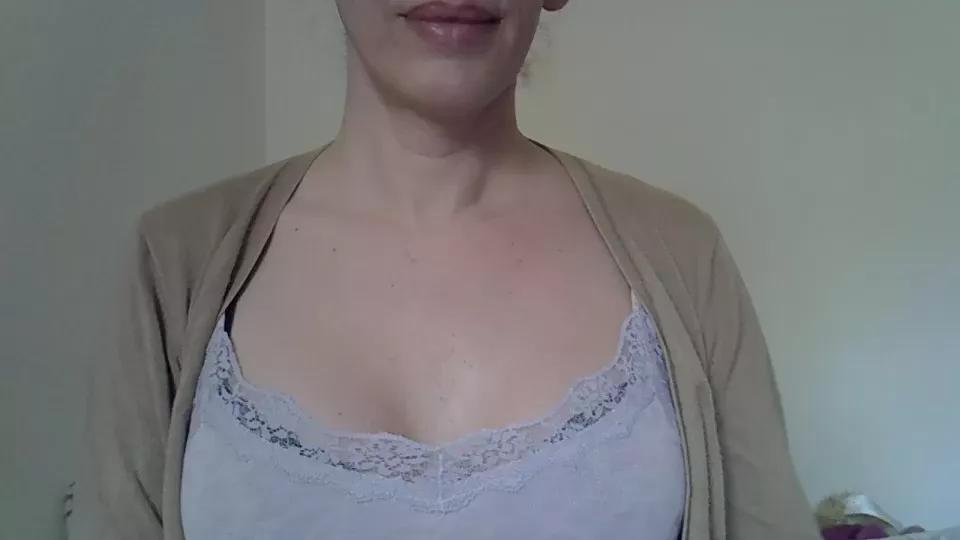 naughtyxana on Cam4 