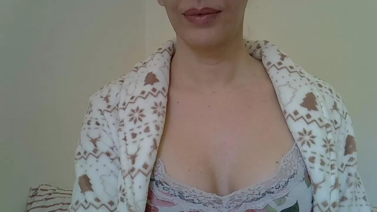 naughtyxana on Cam4 