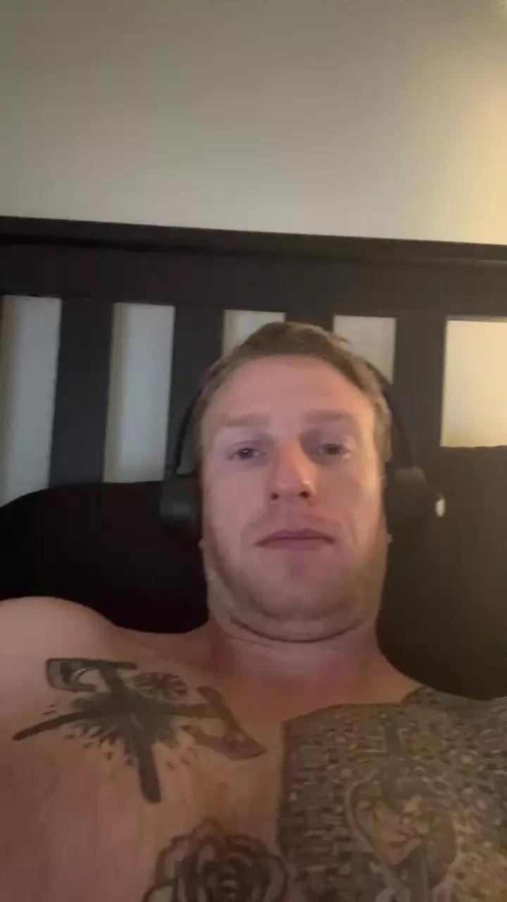 NeilCage66 on Cam4 