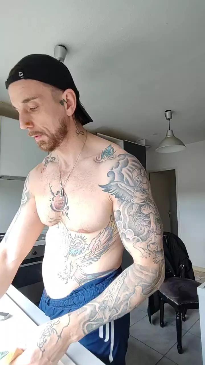 Neotrix33 on Cam4 