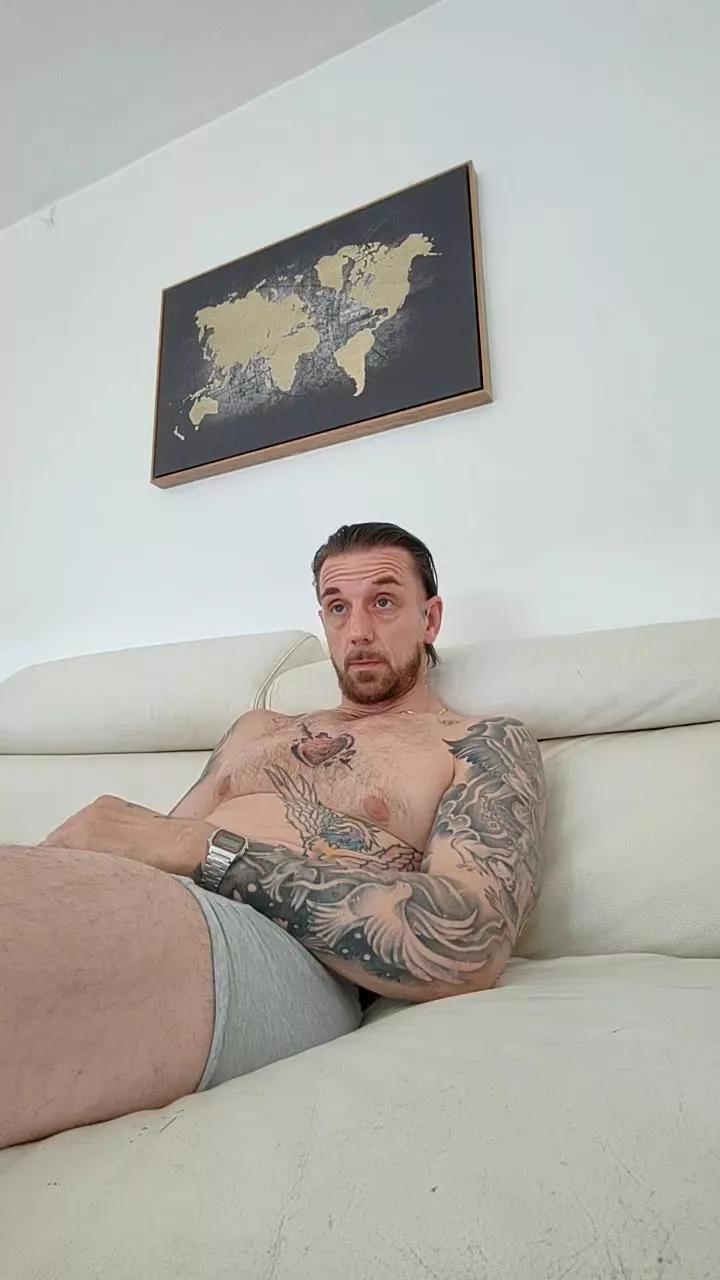 Neotrix33 on Cam4 