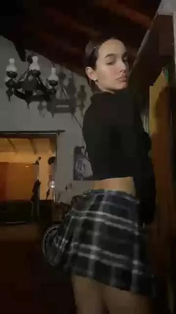 Nicole1975 on Cam4 