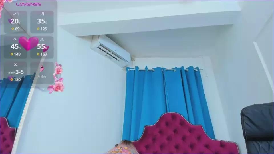 ninnadee on Cam4 