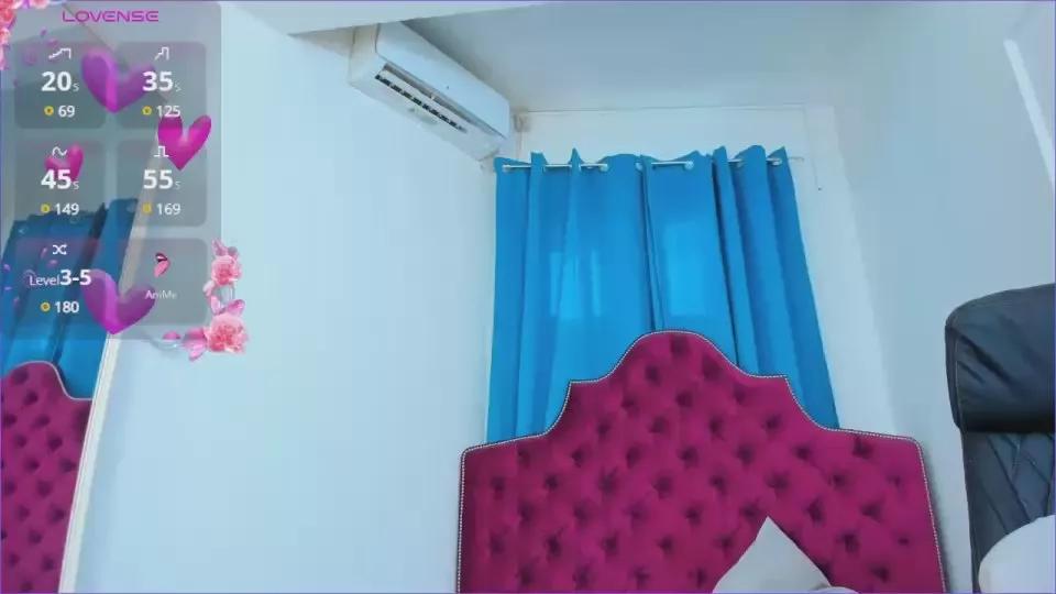 ninnadee on Cam4 