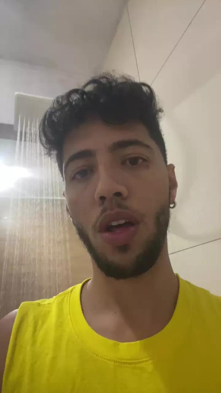 pedrozinhoo on Cam4 