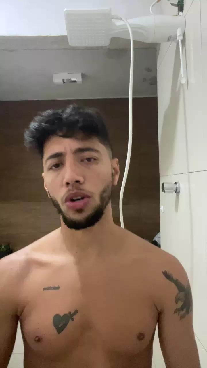 pedrozinhoo on Cam4 
