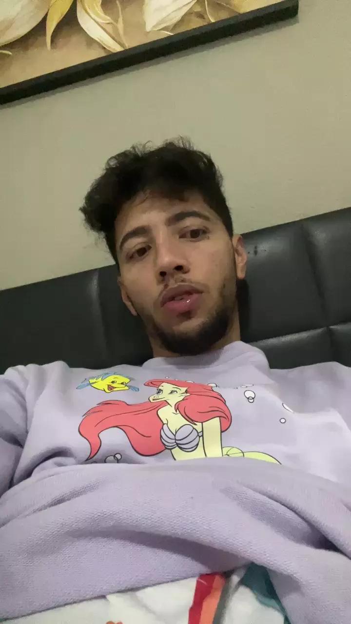 pedrozinhoo on Cam4 