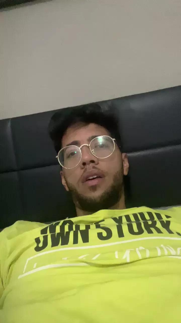 pedrozinhoo on Cam4 