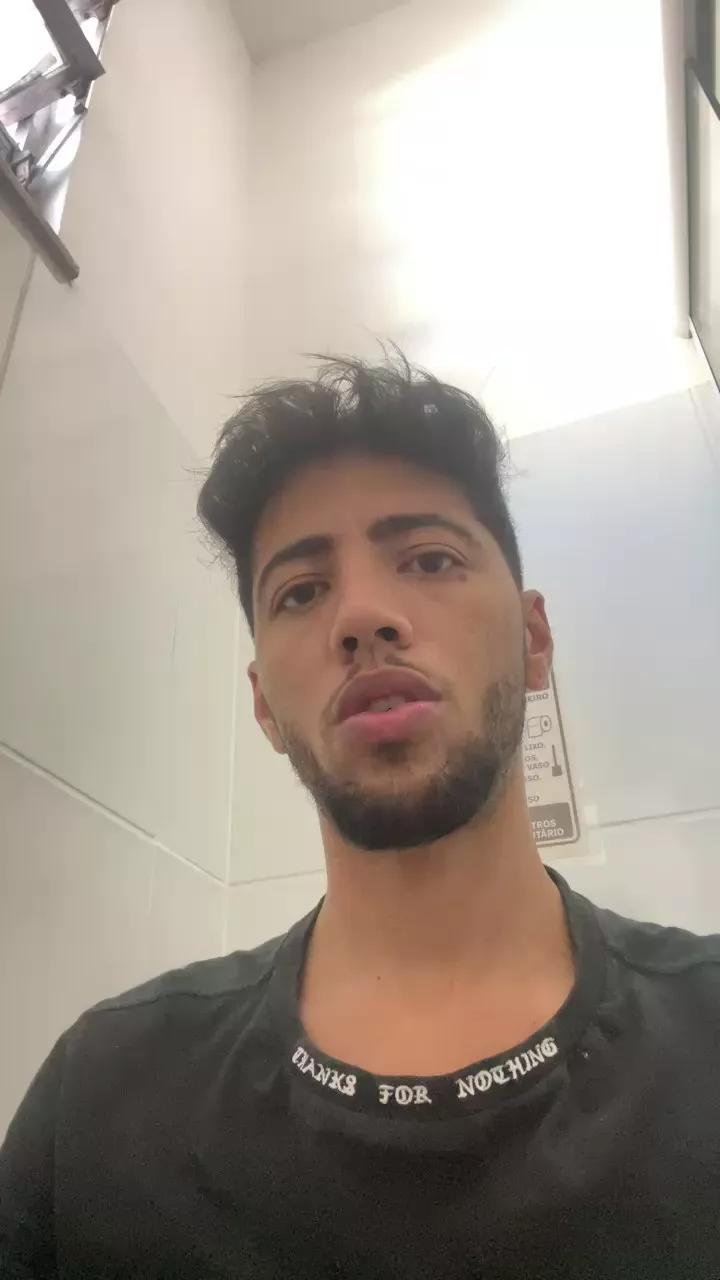 pedrozinhoo on Cam4 