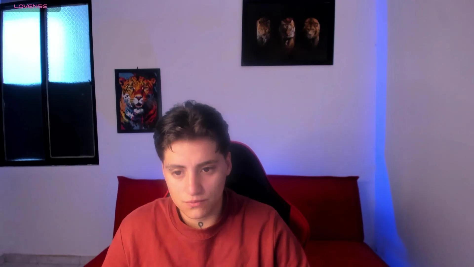 PeytonBox —  #cute #pussy #gamer #schoolgirl #masturbation #C2C #lesbian