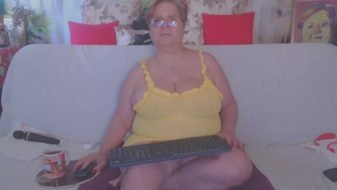 QueenPammy on Cam4 