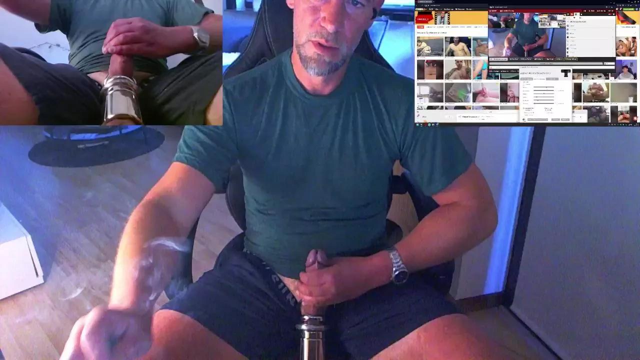 Reeper84 on Cam4 