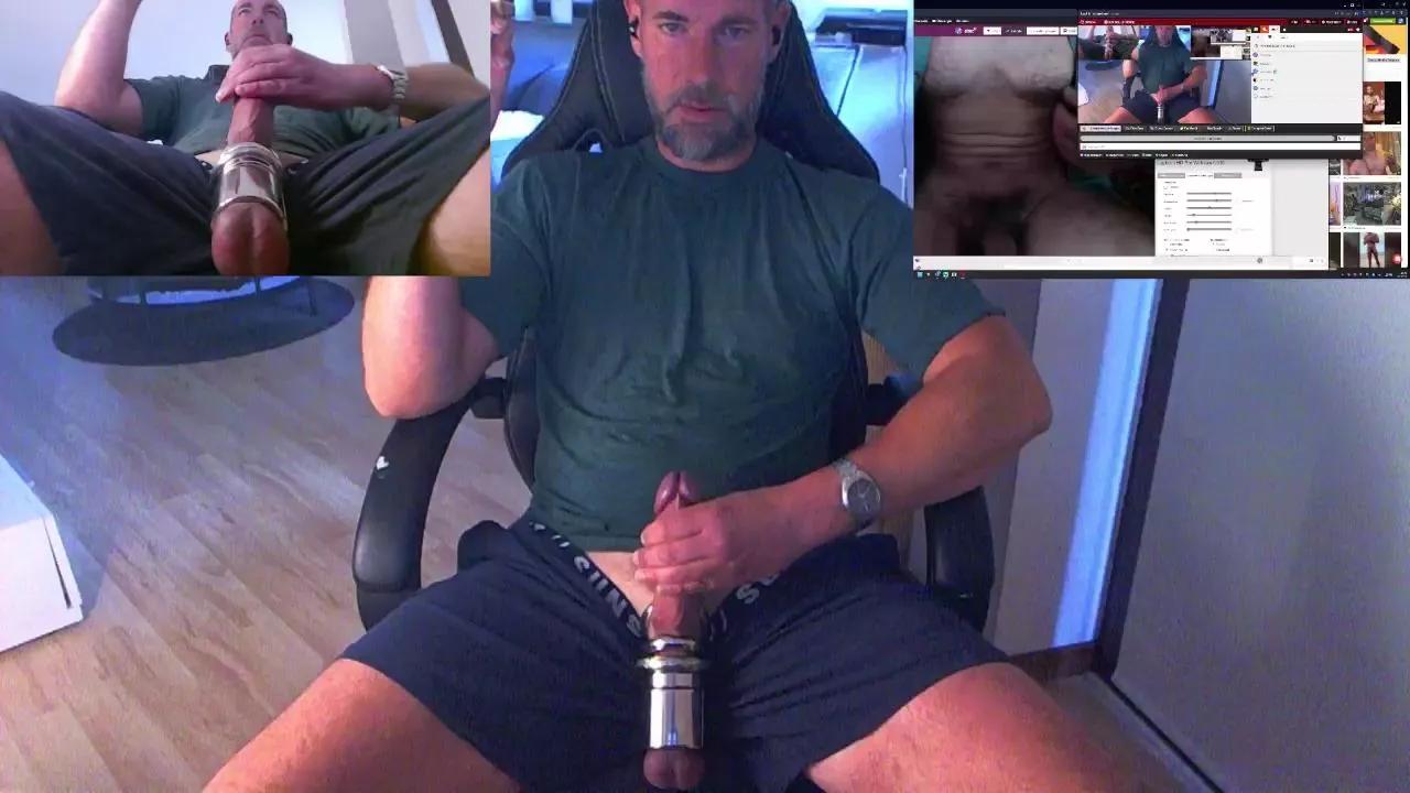 Reeper84 on Cam4 
