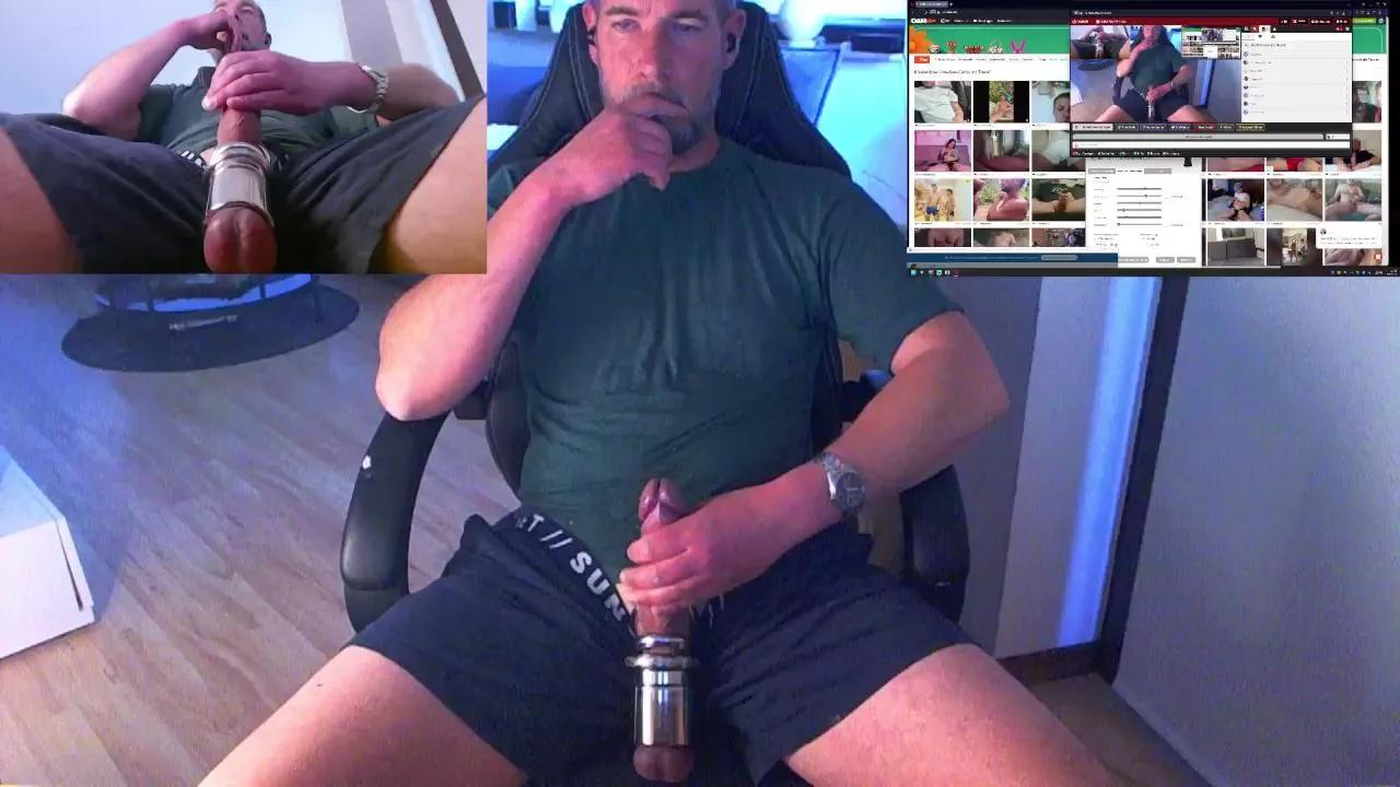 Reeper84 on Cam4 
