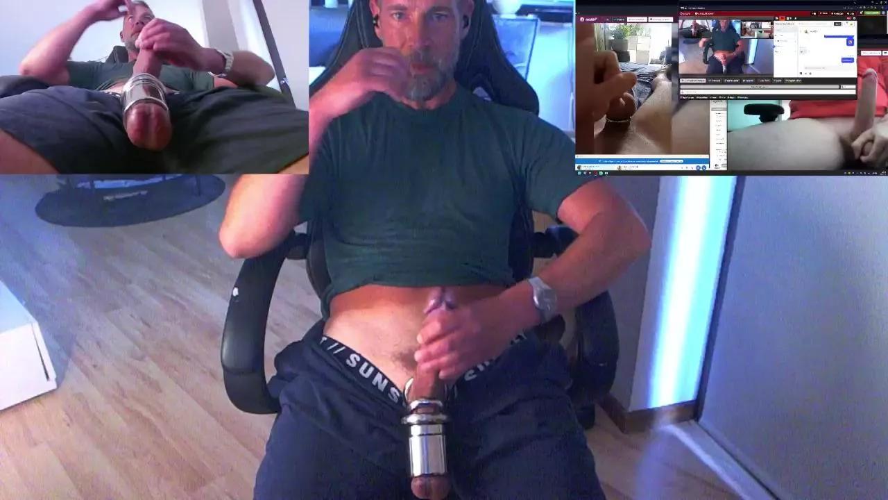 Reeper84 on Cam4 