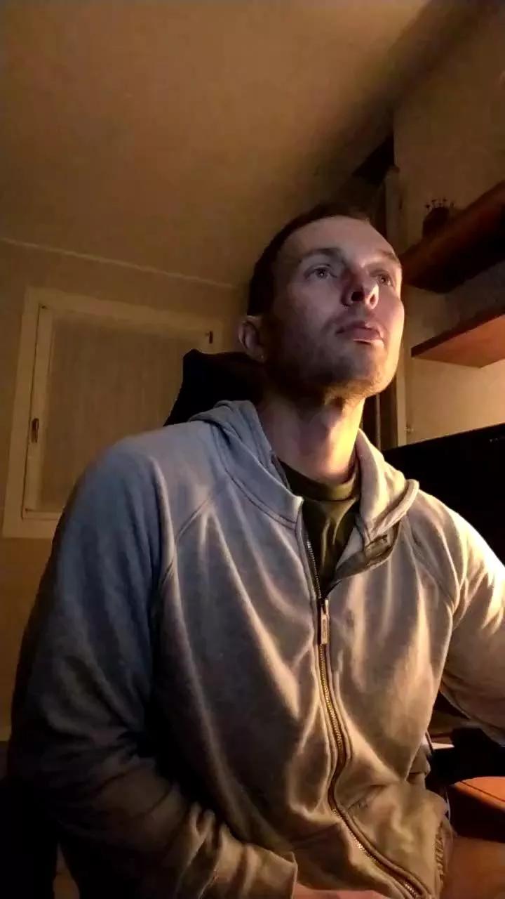 riccardoyeah on Cam4 