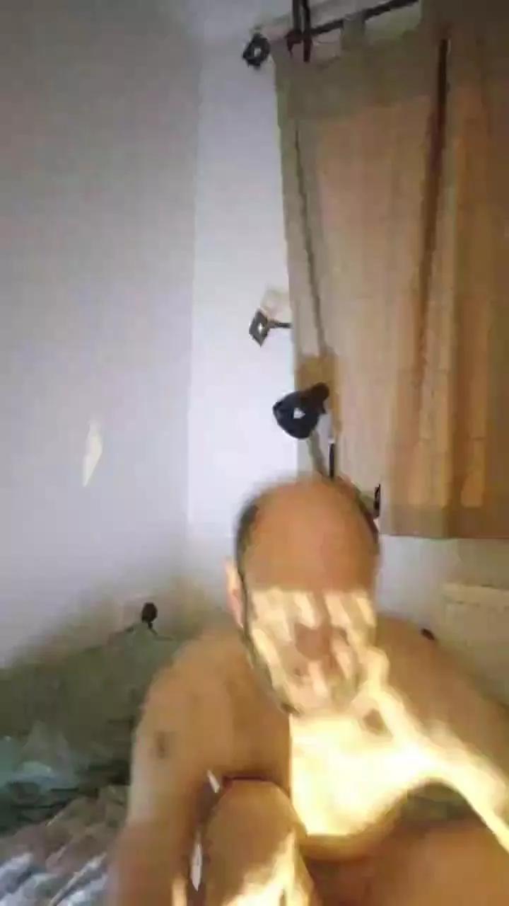 Roomenez on Cam4 