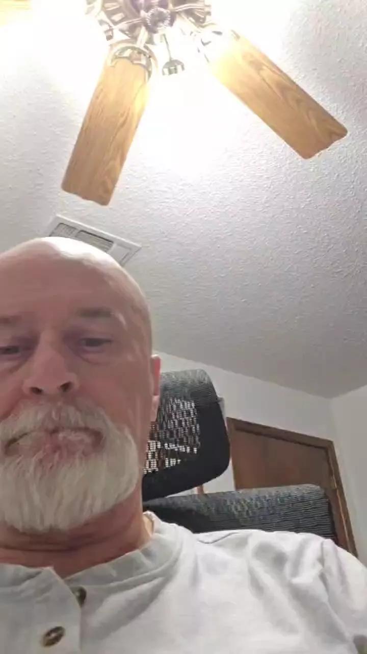 Rozznine on Cam4 