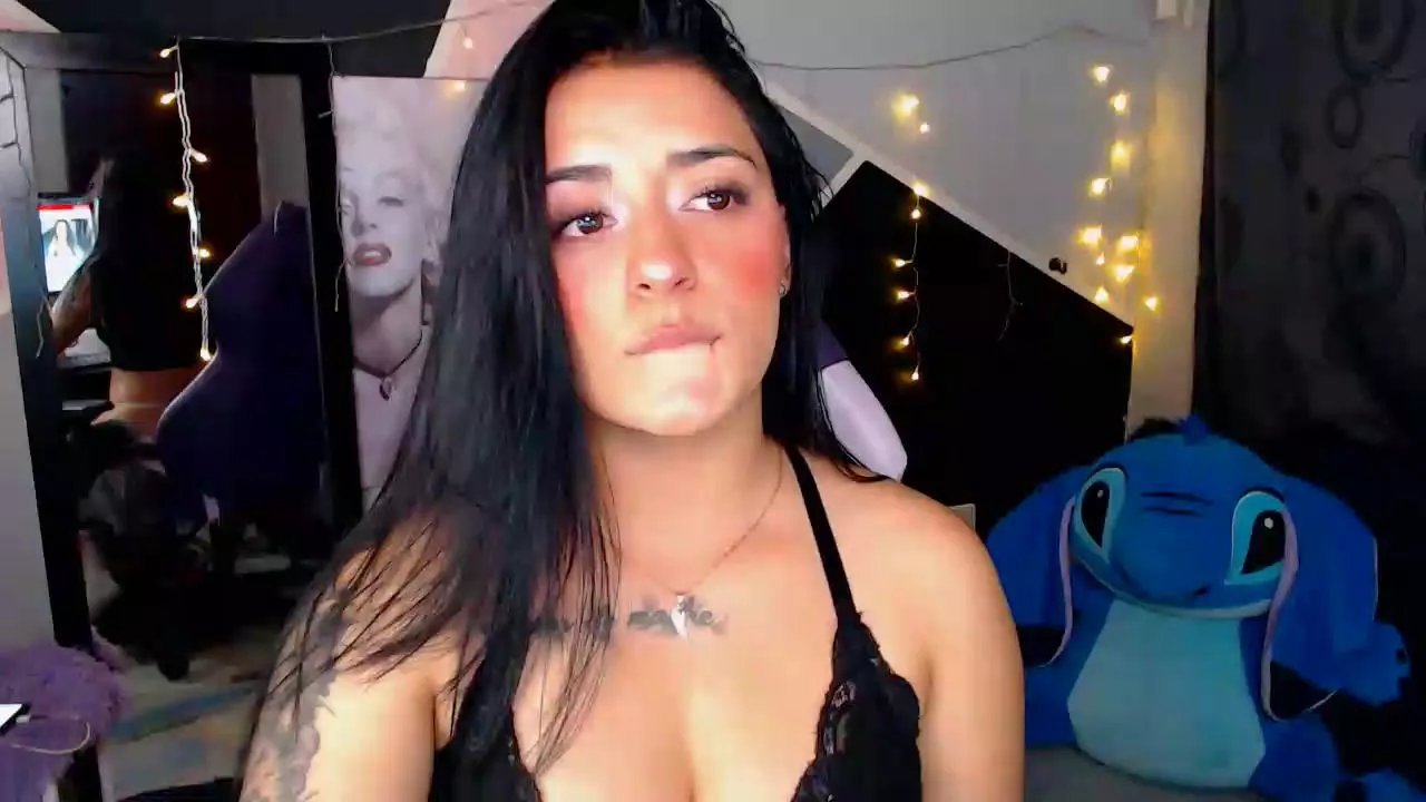 Samanta_james19 on Cam4