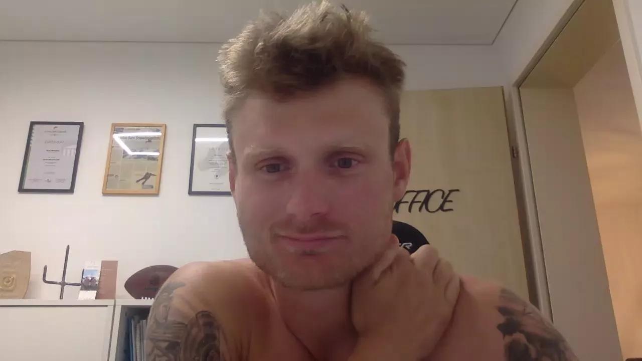 Sexyfreak1994 on Cam4 