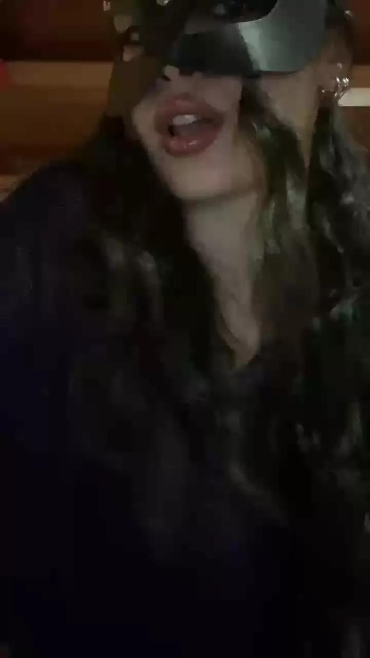 Sexyhotcouple37 on Cam4 