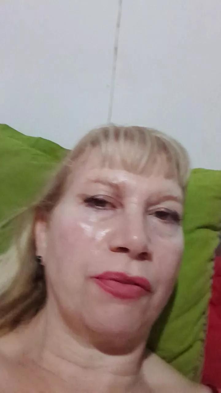 Sexymilf69_ on Cam4 