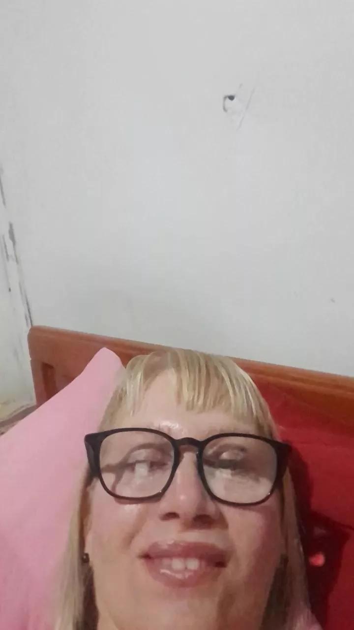 Sexymilf69_ on Cam4 