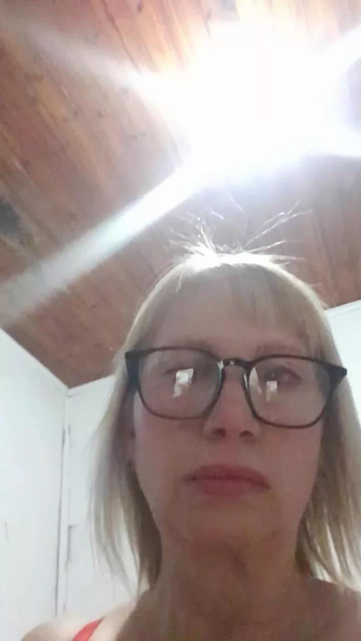 Sexymilf69_ on Cam4 