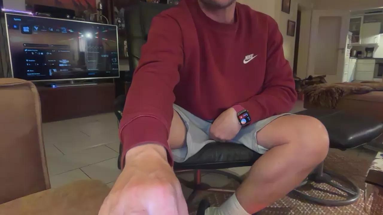 sk8_bong on Cam4 