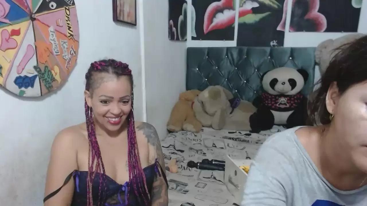 solyluna20222 on Cam4 