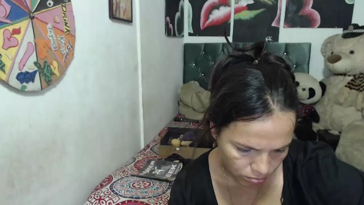 solyluna20222 on Cam4 