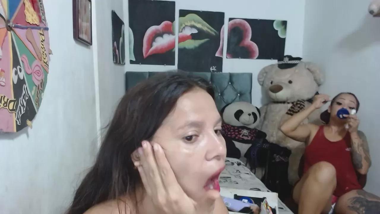 solyluna20222 on Cam4 