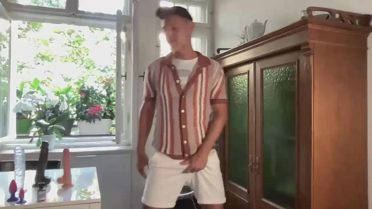 speedomuscle on Cam4 