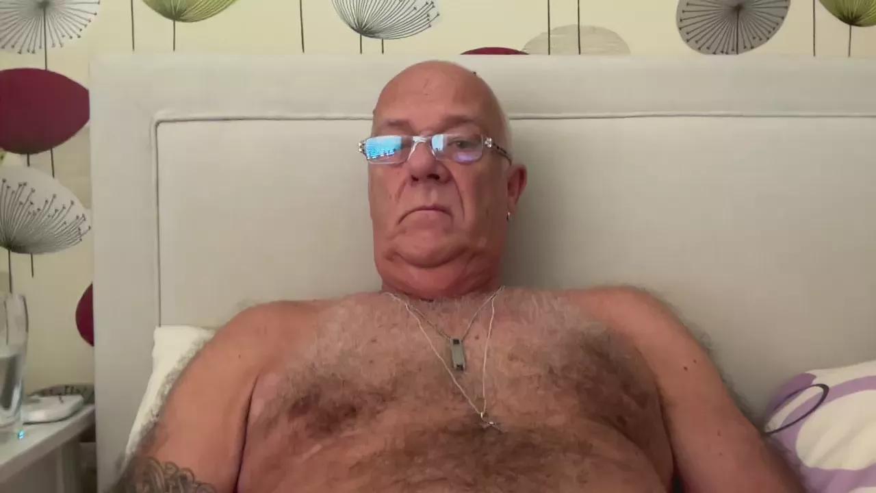 The_helmet7 on Cam4 